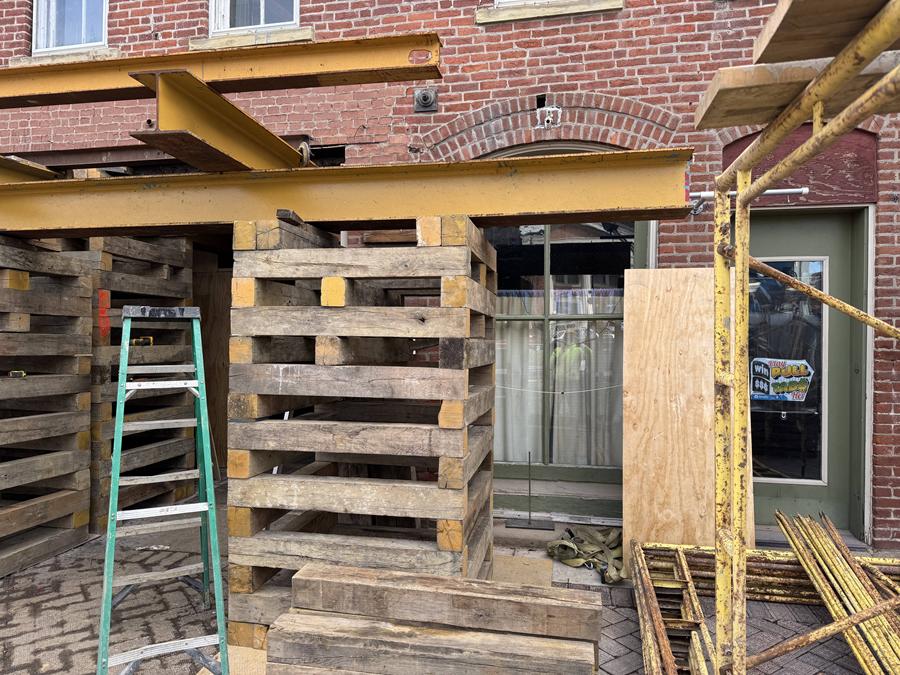 Dingey Movers Emergency Shoring Services 33