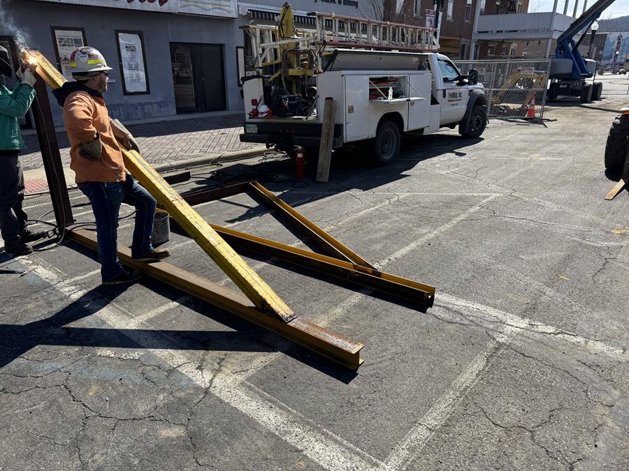 Dingey Movers Emergency Shoring Services 36